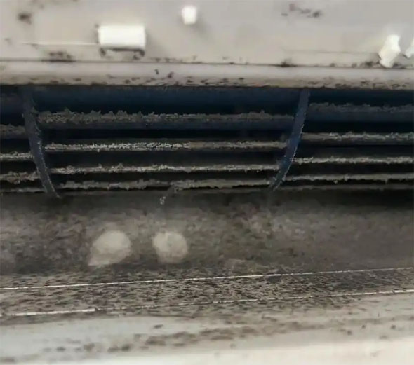 西畴空调吹的风有股烧焦味是怎么回事